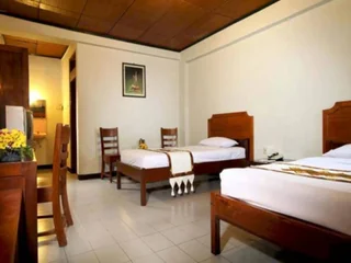 Депок: Cakra Kembang Hotel