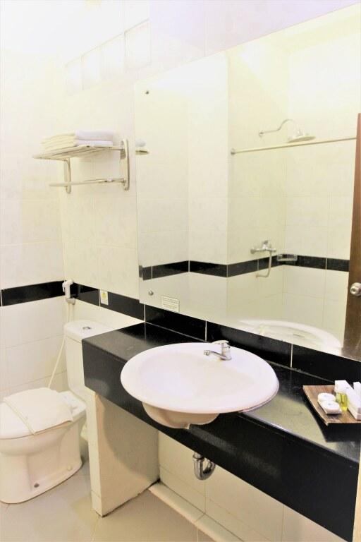 Депок: Cakra Kembang Hotel