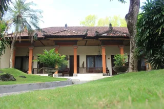Санур Кайя: Diwangkara Beach Hotel and Resort