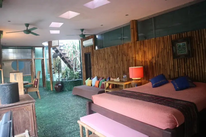 Санур: Отель La Taverna Suites