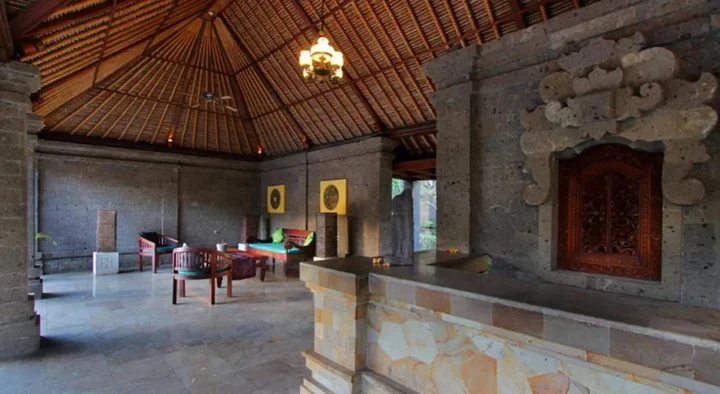 Беноа: Matahari Terbit Bali