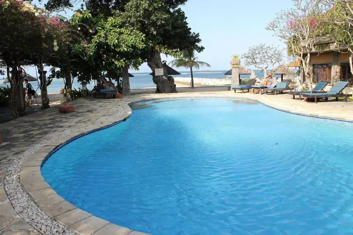 Беноа: Matahari Terbit Bali