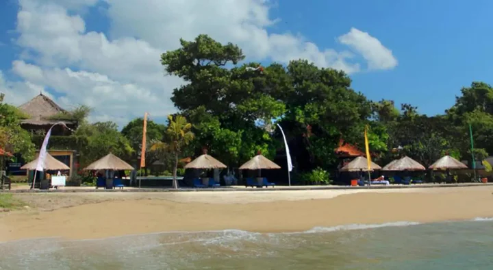Беноа: Matahari Terbit Bali
