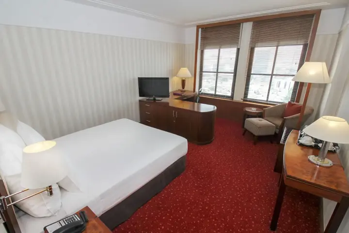 Джакарта: REDTOP Hotel & Convention Center