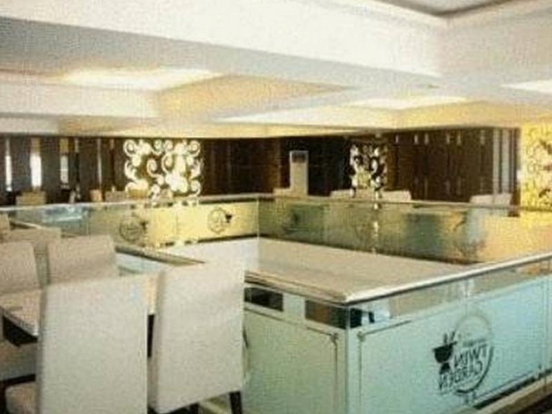 Сурабая: Twin Hotel