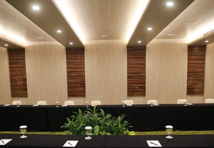 Джакарта: Sparks Life Jakarta, ARTOTEL Curated