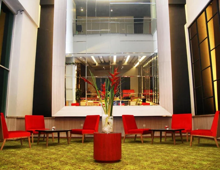 Джакарта: Sparks Life Jakarta, ARTOTEL Curated