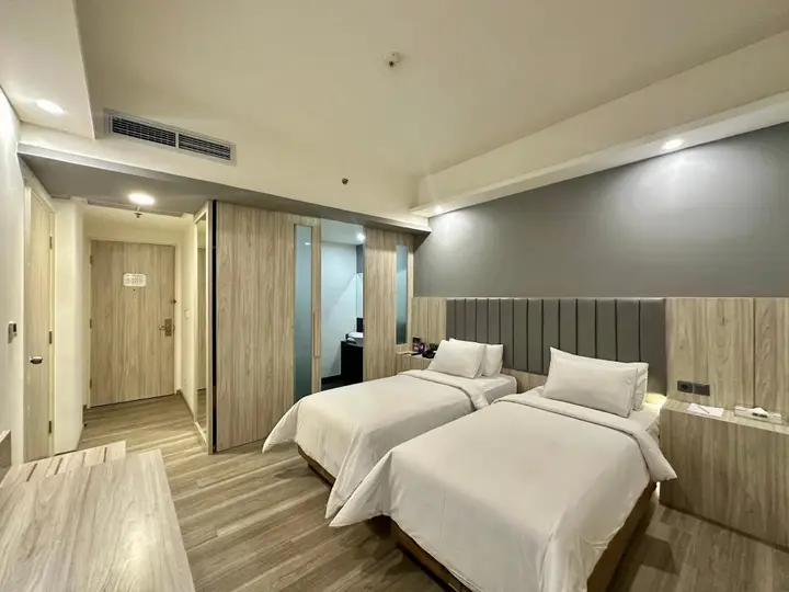 Джакарта: Sparks Life Jakarta, ARTOTEL Curated
