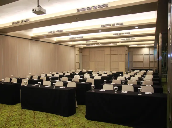 Джакарта: Sparks Life Jakarta, ARTOTEL Curated