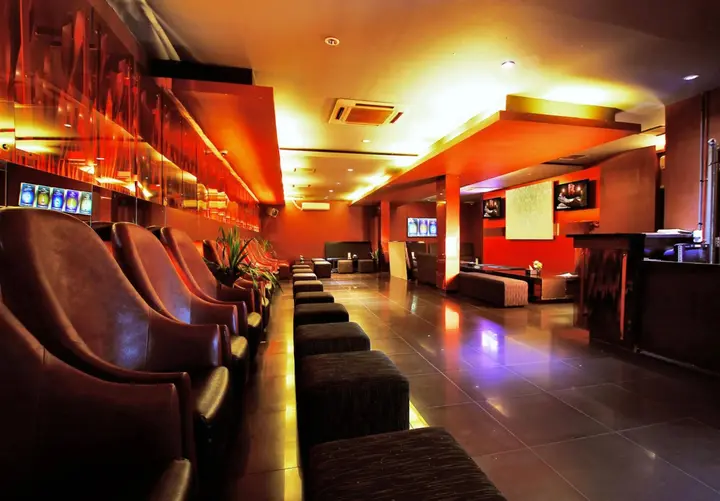 Джакарта: Sparks Life Jakarta, ARTOTEL Curated