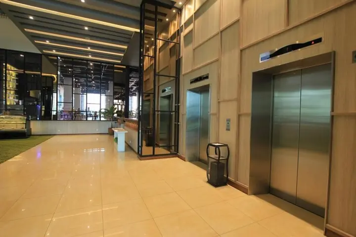 Джакарта: Sparks Life Jakarta, ARTOTEL Curated