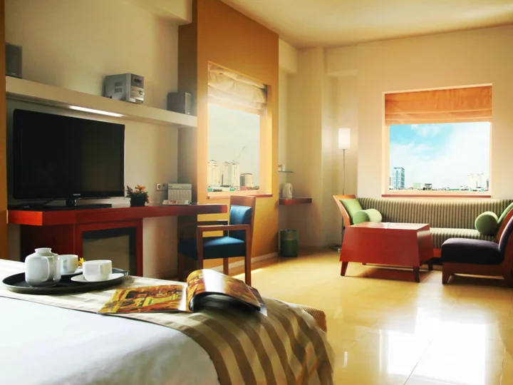 Джакарта: Sparks Life Jakarta, ARTOTEL Curated