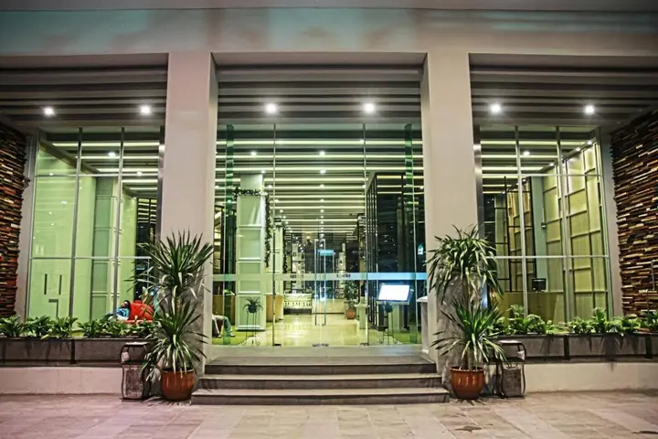 Джакарта: Sparks Life Jakarta, ARTOTEL Curated
