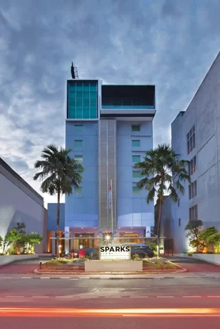 Джакарта: Sparks Life Jakarta, ARTOTEL Curated