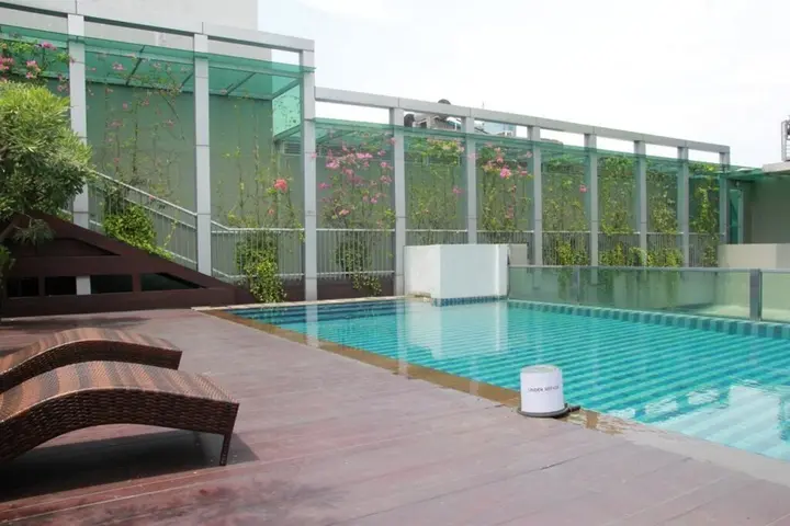 Джакарта: Sparks Life Jakarta, ARTOTEL Curated
