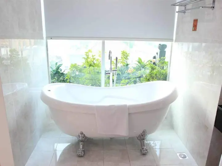 Джакарта: Sparks Life Jakarta, ARTOTEL Curated