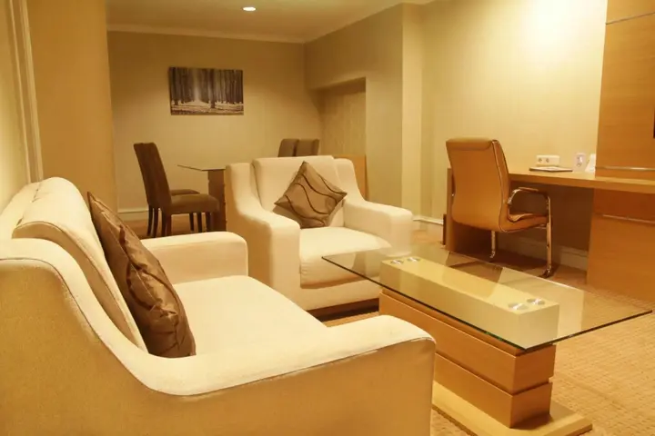 Сурабая: Surabaya Suites Hotel Powered by Archipelago