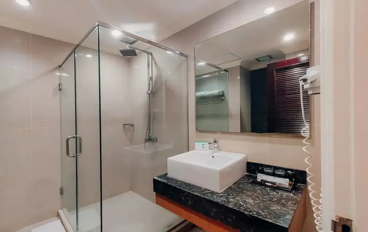 Сурабая: Surabaya Suites Hotel Powered by Archipelago