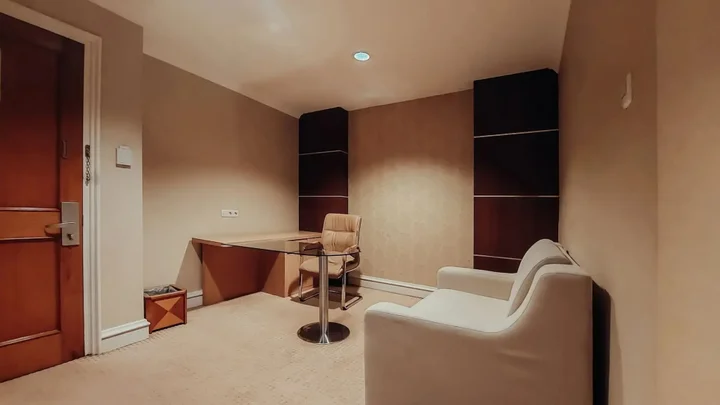 Сурабая: Surabaya Suites Hotel Powered by Archipelago