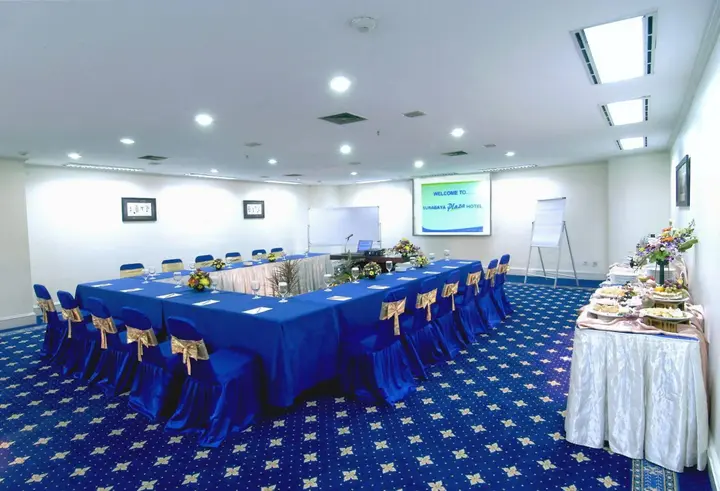 Сурабая: Surabaya Suites Hotel Powered by Archipelago