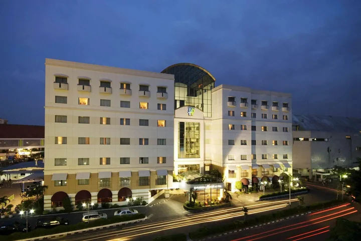Сурабая: Surabaya Suites Hotel Powered by Archipelago