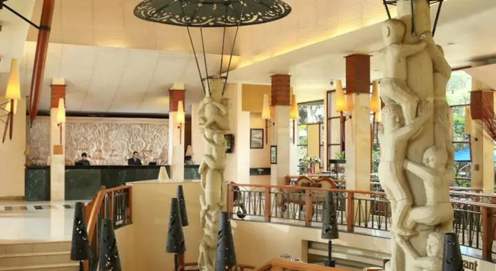 Novotel Surabaya Hotel — фото 1