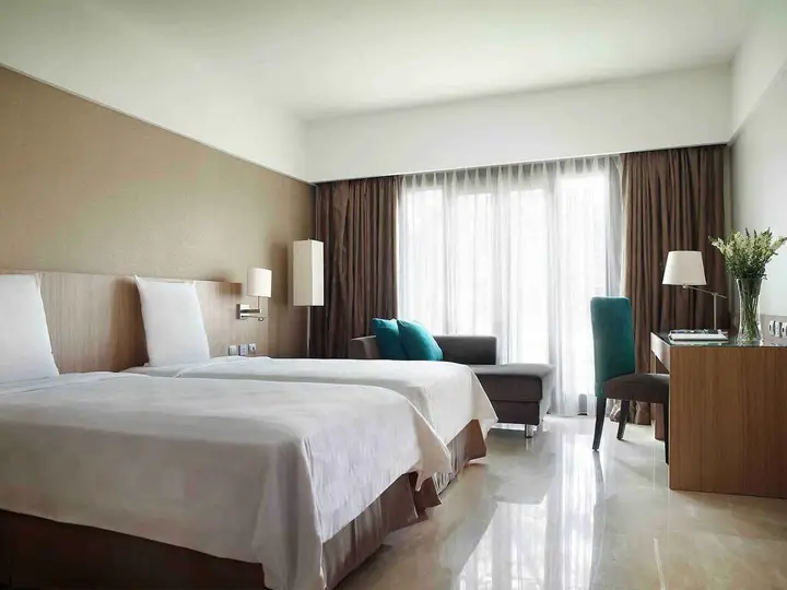 Novotel Surabaya Hotel — фото 4