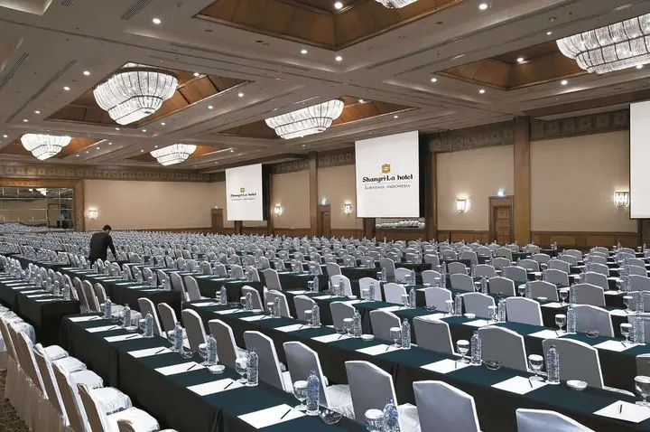 Сурабая: Shangri-La Surabaya
