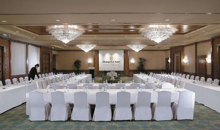 Сурабая: Shangri-La Surabaya