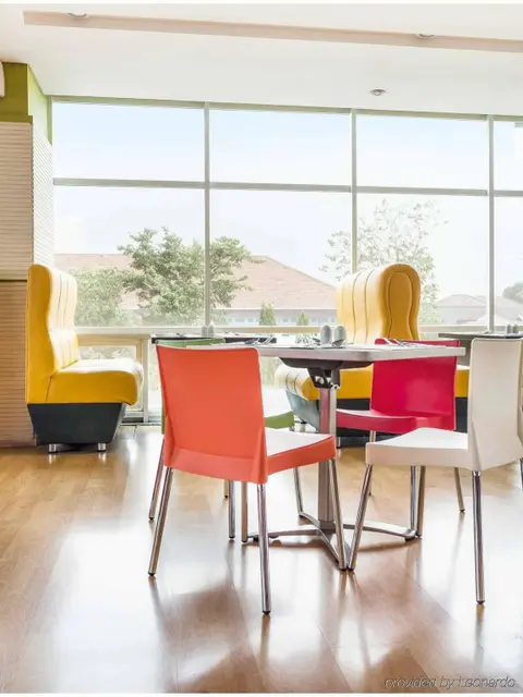 Семаранг: ibis Semarang Simpang Lima