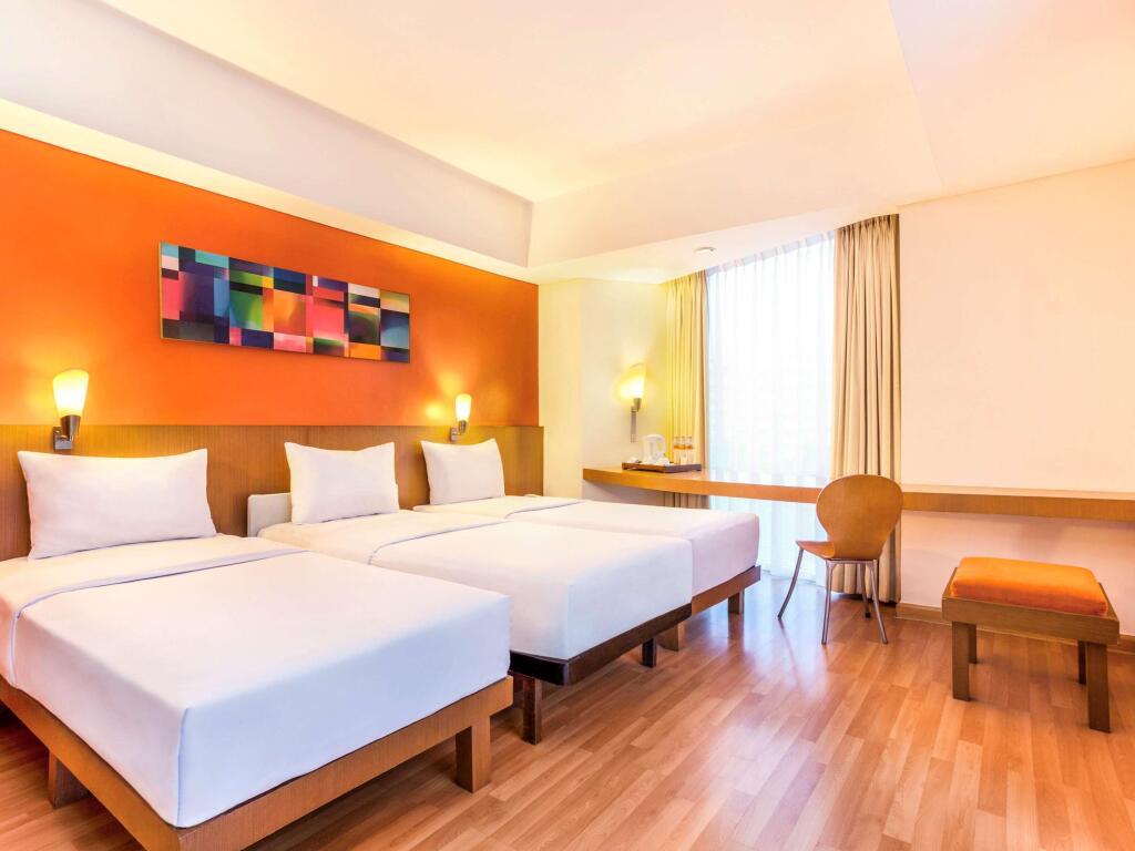 Семаранг: ibis Semarang Simpang Lima