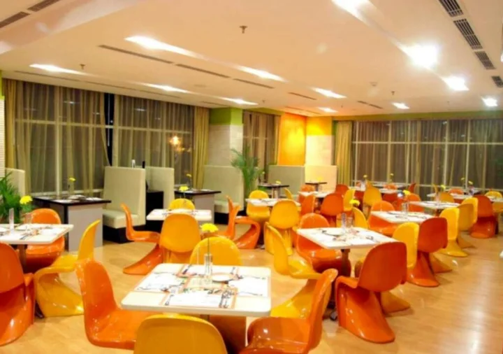Семаранг: ibis Semarang Simpang Lima