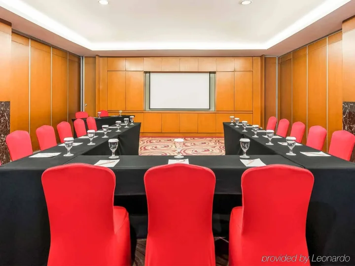 Семаранг: ibis Semarang Simpang Lima