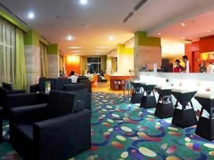 Семаранг: ibis Semarang Simpang Lima