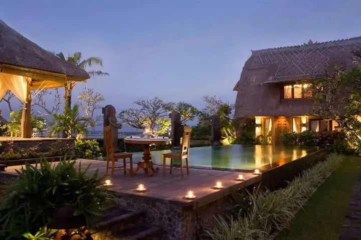 Беноа: The Hill Villas