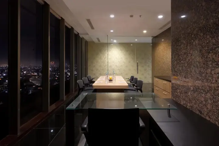 Джакарта: Merlynn Park Hotel