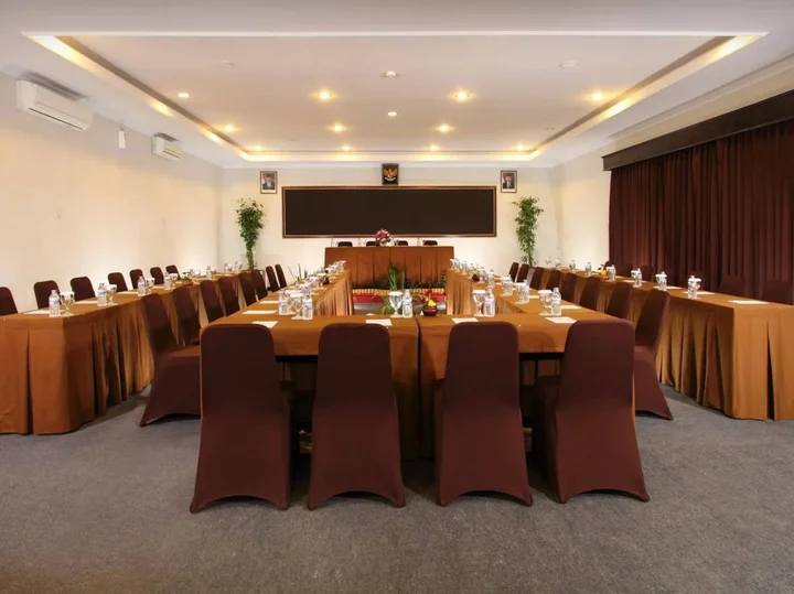 Депок: Cakra Kusuma Hotel