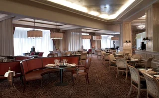 Джакарта: The Ritz-Carlton Jakarta, Mega Kuningan