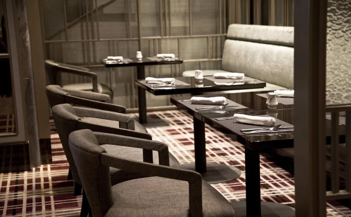 Джакарта: The Ritz-Carlton Jakarta, Mega Kuningan