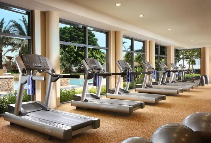 Джакарта: The Ritz-Carlton Jakarta, Mega Kuningan