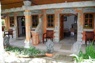Каликбукбук: Dolphin Hotel Bali