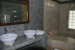Каликбукбук: Dolphin Hotel Bali