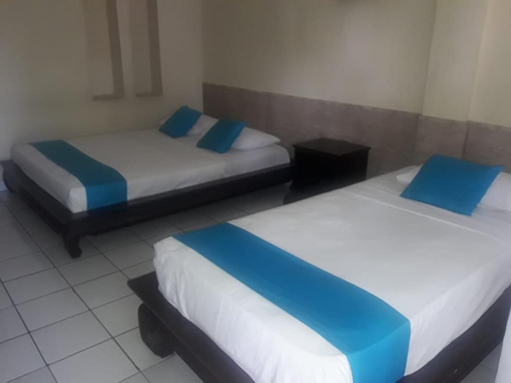 Каликбукбук: Dolphin Hotel Bali