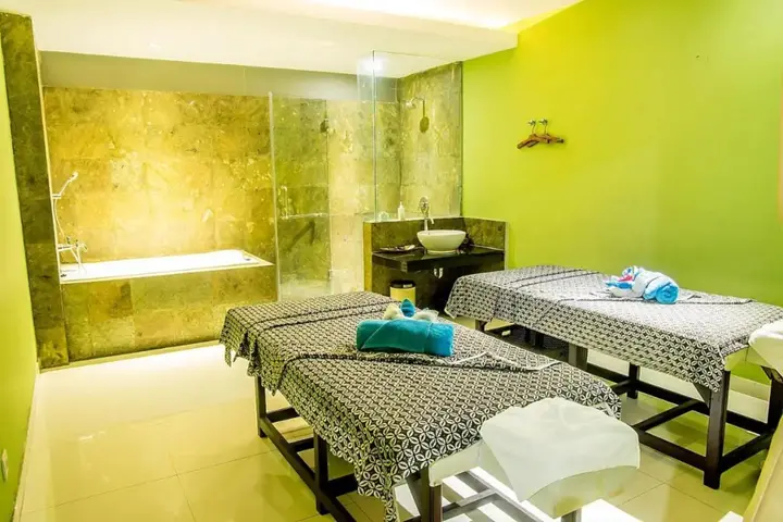 Кута: Famous Hotel Kuta