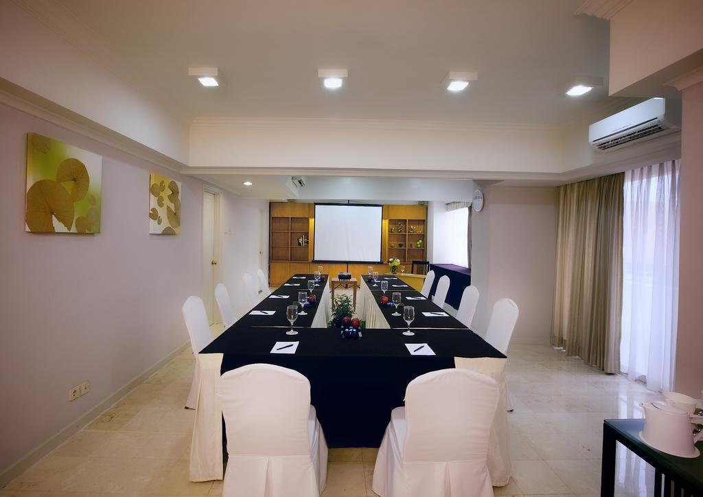 Джакарта: Aryaduta Suites Semanggi