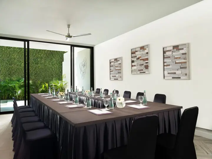 Кута: Avani Seminyak Resort Bali