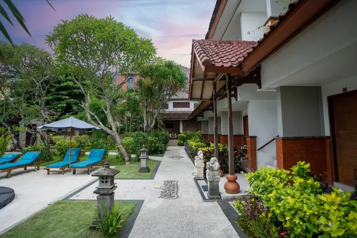 Кута: Hotel Sinar Bali Legian