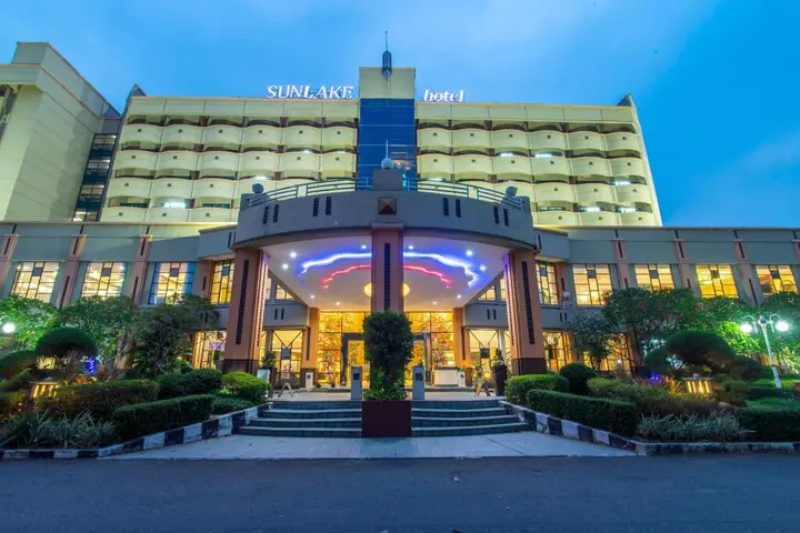 Джакарта: Sunlake Waterfront Resort and Convention