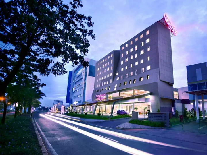 Legok: Fame Hotel Gading Serpong