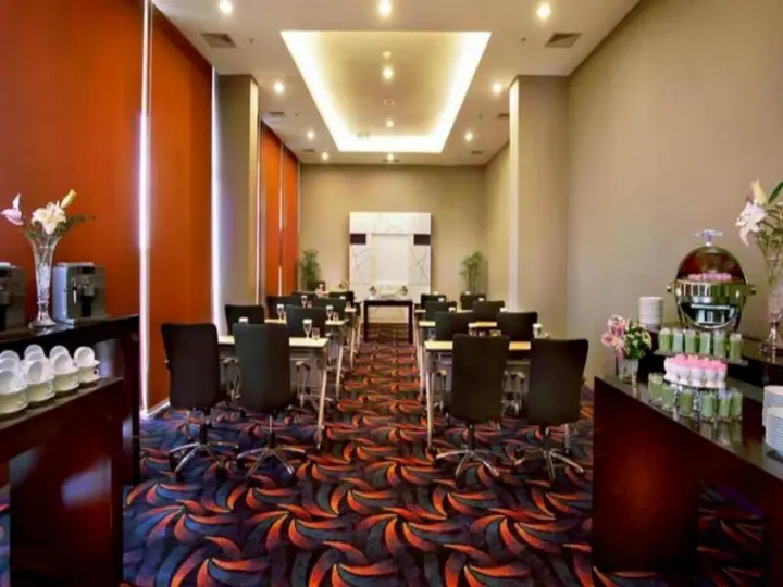 Legok: Fame Hotel Gading Serpong